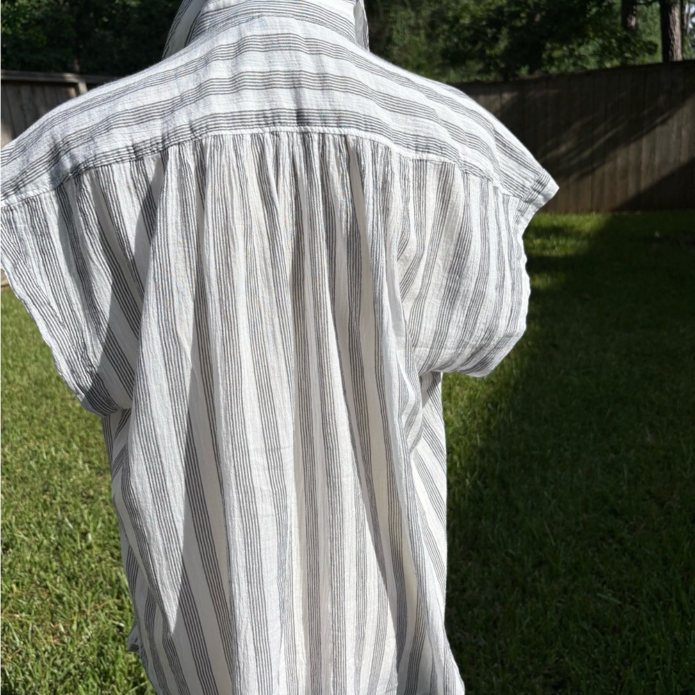 H&M Black and White Gauze Lightweight Striped Popover Blouse - Picture 4 of 5